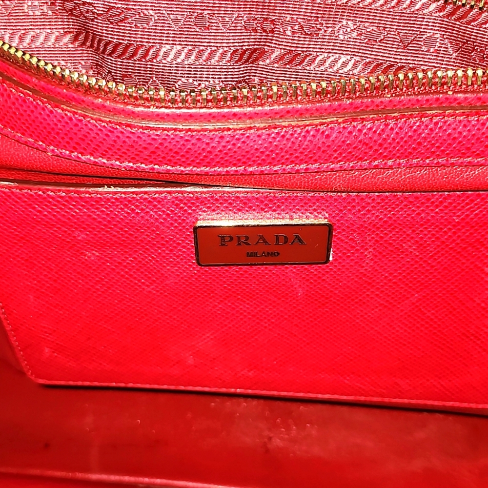 💯Authentic Red Prada Cuir Promenade Front Zip Tote Saffiano Leather Large - Picture 6 of 10